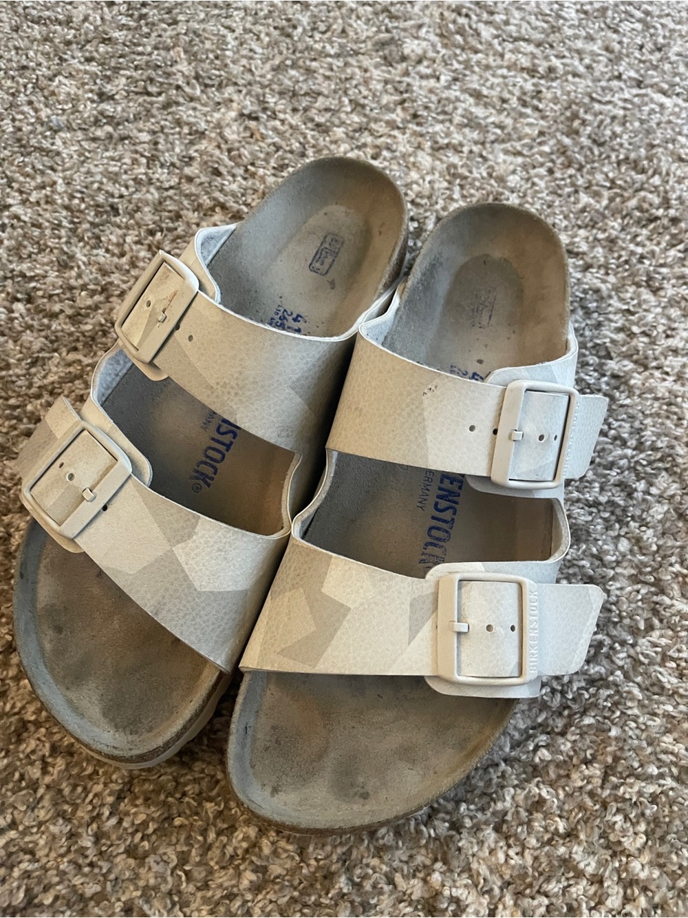 Birkenstock Arizona 2 strap sandals in white grey size 41 - Picture 2 of 8